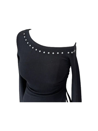 Anka stud off-shoulder T
