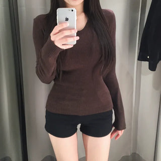 Fluttering ribbed long-sleeved T-shirt