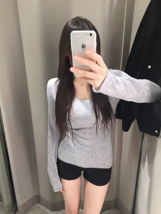 Fluttering ribbed long-sleeved T-shirt