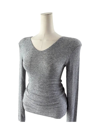 Fluttering ribbed long-sleeved T-shirt