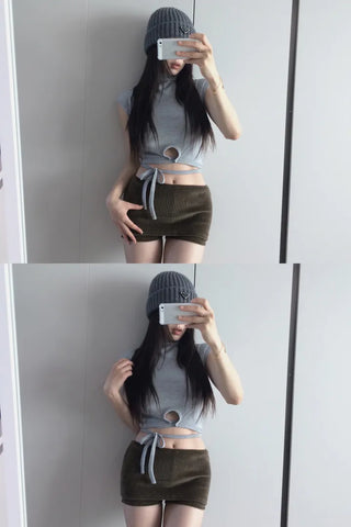 Half-turtleneck strap ribbon top