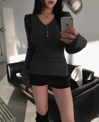 LISA heart neck button T Lisa heart neck button T