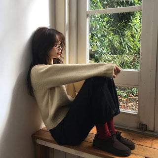 Thick round neck tone-down color knit cardigan