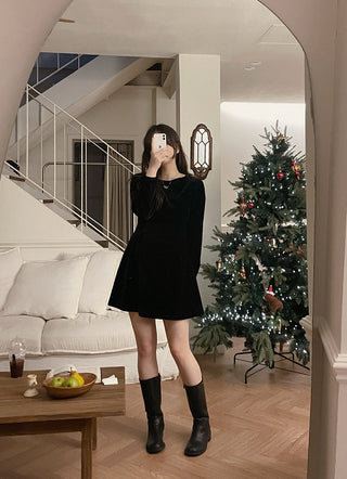 Black velvet flared dress - 2 sizes