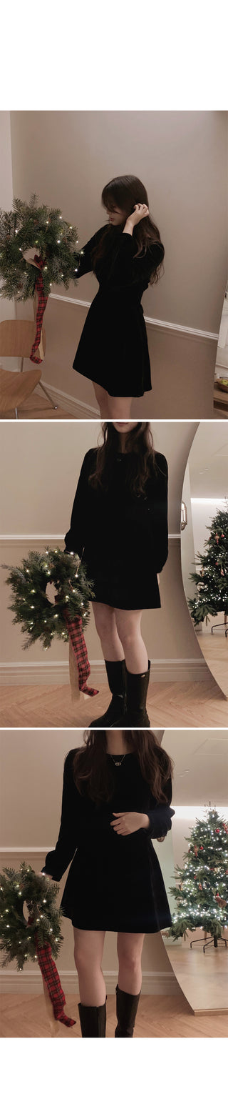 Black velvet flared dress - 2 sizes
