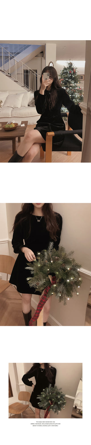 Black velvet flared dress - 2 sizes