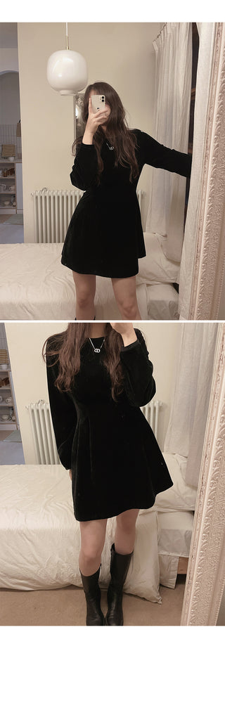 Black velvet flared dress - 2 sizes