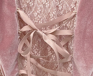 Lace ribbon tie top sleeveless