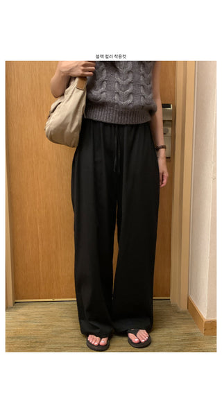 Clean cotton elastic waist pants