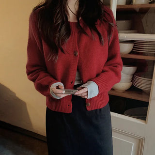Thick round neck tone-down color knit cardigan
