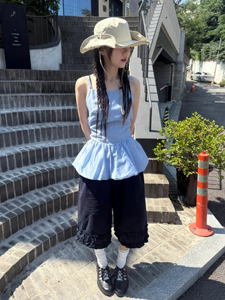 elly frill bermuda pants