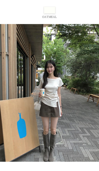 [2 colors] Loose-fitting check off-shoulder shirred puff sleeve blouse