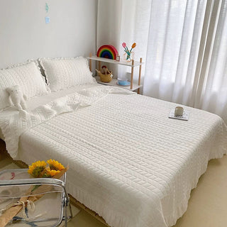 Cozy Ruffles Bedding Set