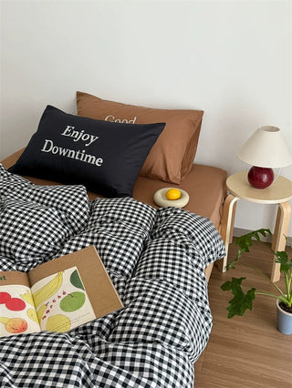 Black and Brown Preppy Gingham Bedding Set