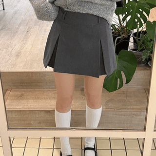 Near-pleated pleated mini skirt / Undershort lining