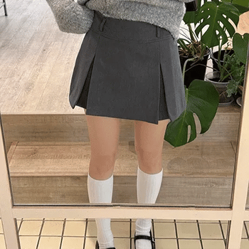 Near-pleated pleated mini skirt / Undershort lining