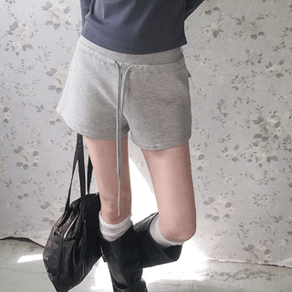 Komin Training Elastic Waist Shorts