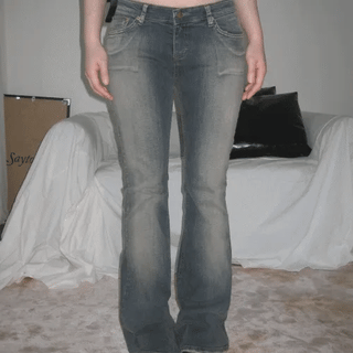 ICY BLUE Low-Rise Bootcut Jeans