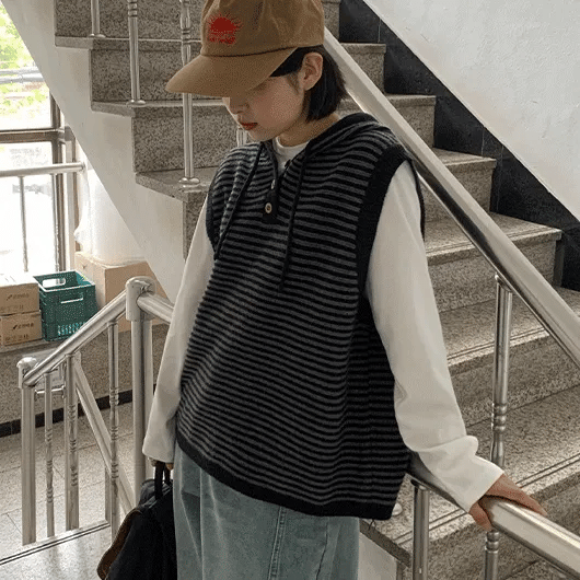 Deranki Striped Over Hooded Knit Vest