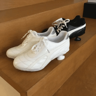 Washing middle sneakers
