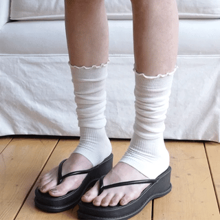 Bellude frill leg warmer socks