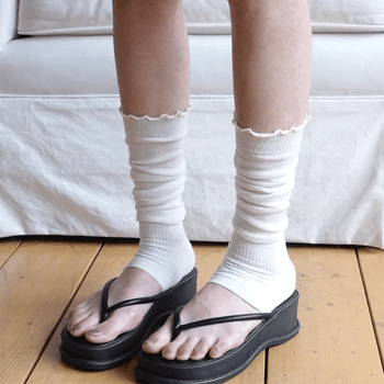 Bellude frill leg warmer socks