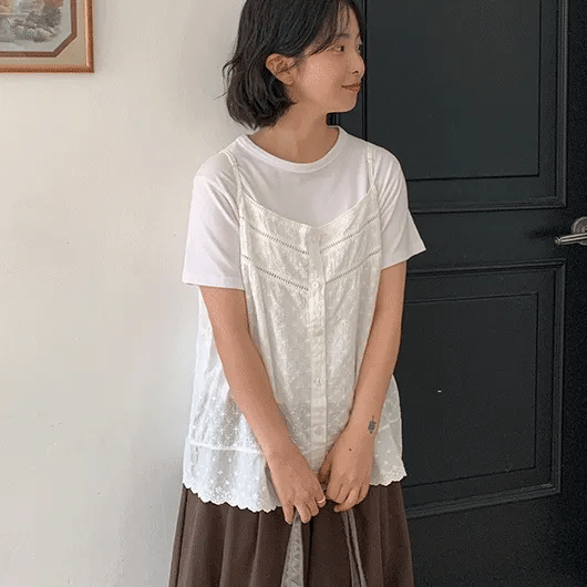 Mitas Punching Layered Sleeveless Blouse