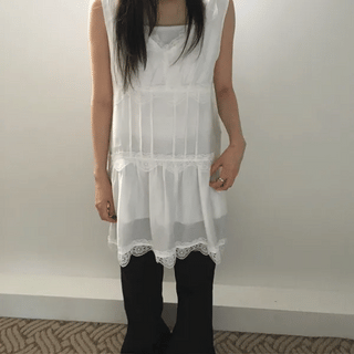 Jamie Lace Dress (1 color)