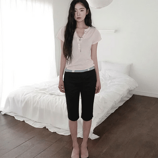 Rubette Slit Knee-length Capri Pants