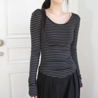 stripe roni u-neck t-shirt