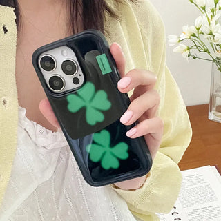 Lucky Clover iPhone 18 MagSafe Black Bumper Case