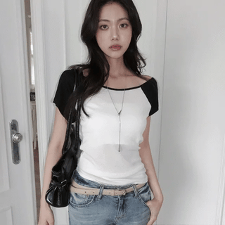 Muten Asymmetrical Raglan Off-Shoulder T-Shirt
