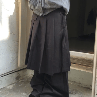 Mien Buckle Pleated Pants (2 colors)