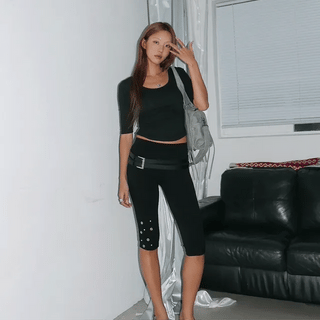 ribbed frill capri pants