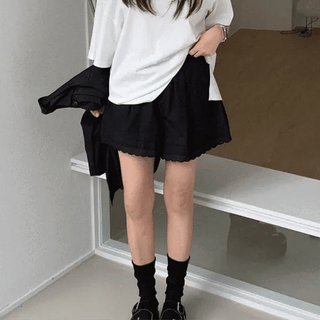 Muse Summer Lacelined Elastic Waist Shorts