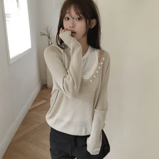 Moel Deep V-Button Knit