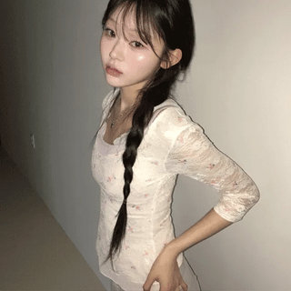 Mariel Floral Lace 3-4 Sleeve Top