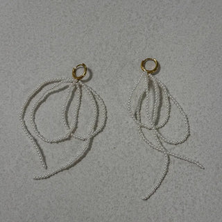 Drop pearl earrings