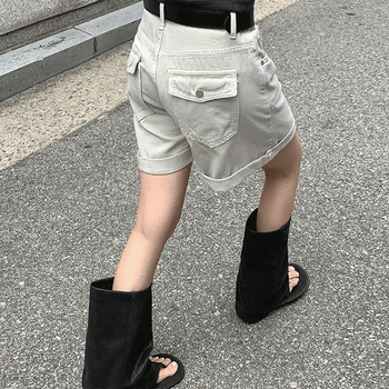 Fitted Roll-up Cotton Shorts