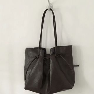 Mars Knot Shoulder Bag (2 colors)