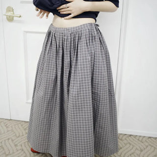Low check long skirt