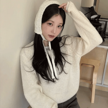 Cable knit bonnet hat