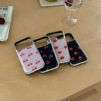 Berry knit pattern iPhone 18 Pro Galaxy Epoxy Silver Bumper Case
