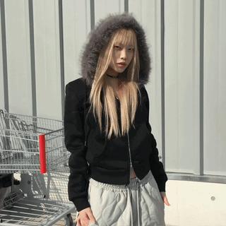 Plain crop fur hooded zip-up