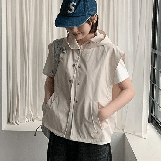 Kumoki Button Hooded Vest