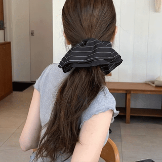 Striped crescent-shaped king scrunchie