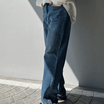 Loose-fit straight denim pants
