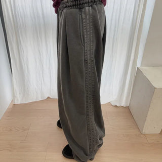 TRIPLE LINE SWEAT PANTS