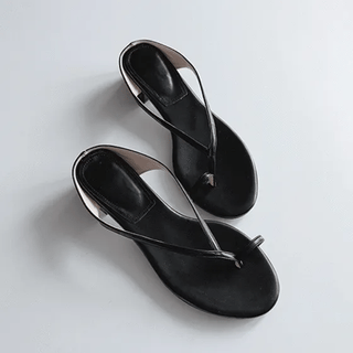 Truth Thumb Flipflops Midi Heels