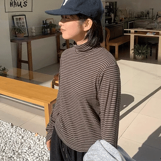 Leutini Spandex Stripe Brushed Turtleneck